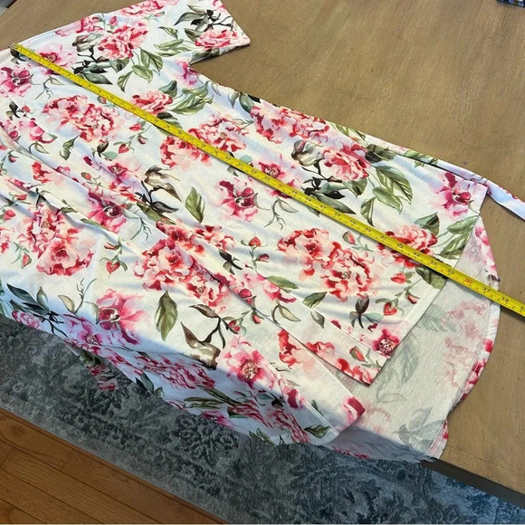 Show Me Your Mumu White Robe With Pink Roses Short Sleeve Loungewear OS - Picture 8 of 8